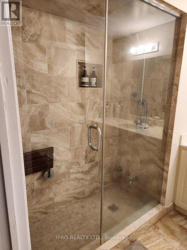 3666 East Park Court, Mississauga, ON - Indoor Photo Showing Bathroom