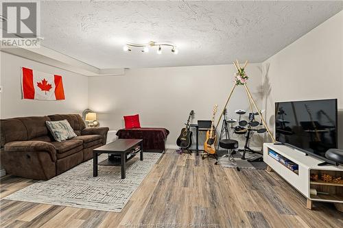 186 Rennick Rd, Moncton, NB - Indoor Photo Showing Living Room