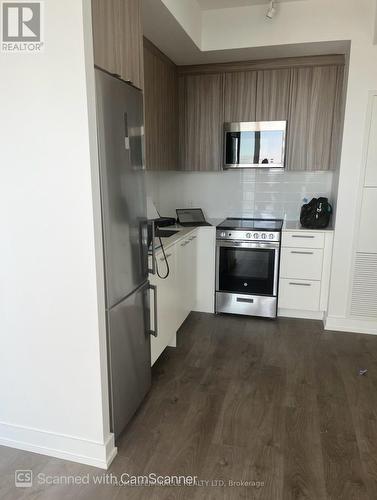 610 - 215 Veterans Drive, Brampton, ON - Indoor Photo Showing Kitchen