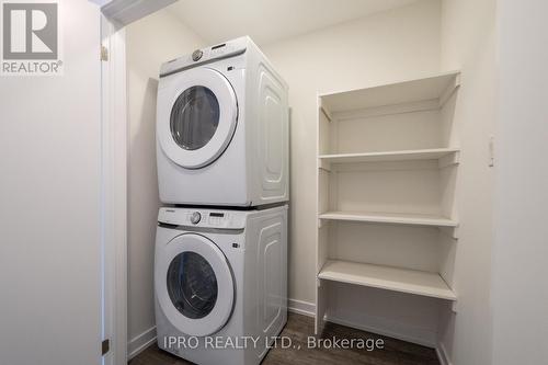 1333 Kaniv Street, Oakville, ON - Indoor Photo Showing Laundry Room