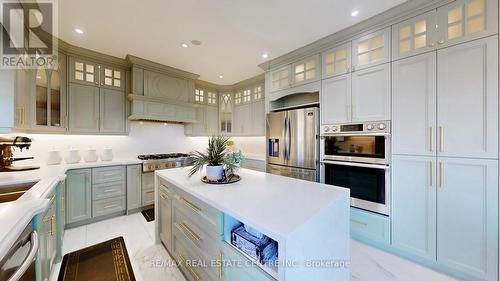 34 Haywood Drive, Brampton, ON - Indoor Photo Showing Kitchen With Double Sink With Upgraded Kitchen