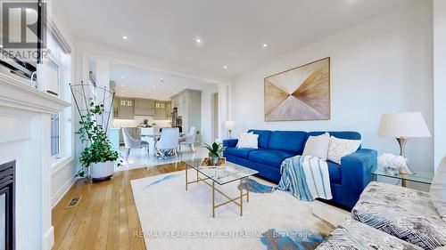 34 Haywood Drive, Brampton, ON - Indoor Photo Showing Living Room