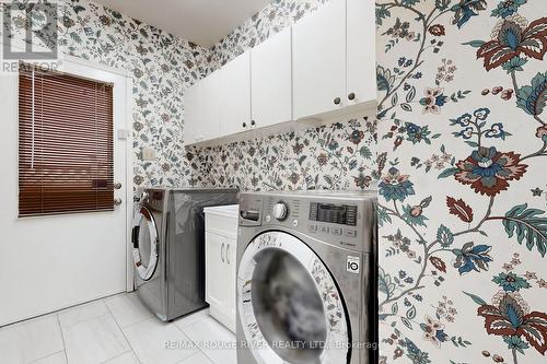 1009 Rambleberry Avenue, Pickering, ON - Indoor Photo Showing Laundry Room
