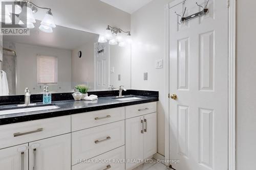 1009 Rambleberry Avenue, Pickering, ON - Indoor Photo Showing Bathroom