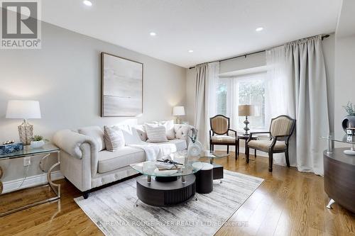 1009 Rambleberry Avenue, Pickering, ON - Indoor Photo Showing Living Room