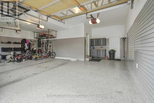 68 Hailsham Court, Vaughan, ON - Indoor Photo Showing Garage