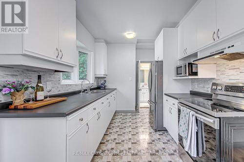 1160 Alfred Street, Innisfil, ON - Indoor Photo Showing Kitchen