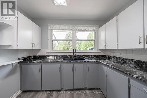 128 15 Line S, Oro-Medonte, ON - Indoor Photo Showing Kitchen With Double Sink