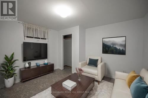 128 15 Line S, Oro-Medonte, ON - Indoor Photo Showing Living Room