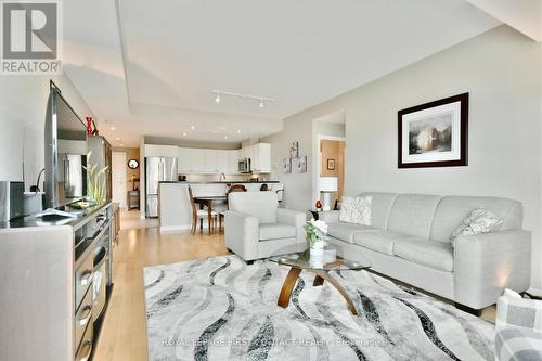 509 - 6 Toronto Street, Barrie, ON - Indoor Photo Showing Living Room