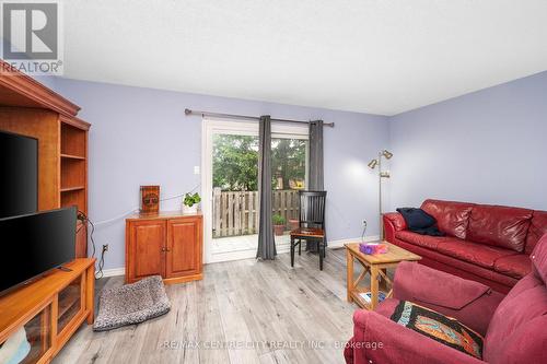 62 - 114 Pauline Crescent, London, ON - Indoor Photo Showing Living Room