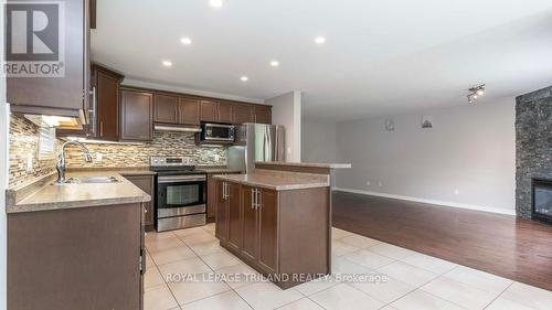 1162 Smither Road, London, ON - Indoor Photo Showing Kitchen