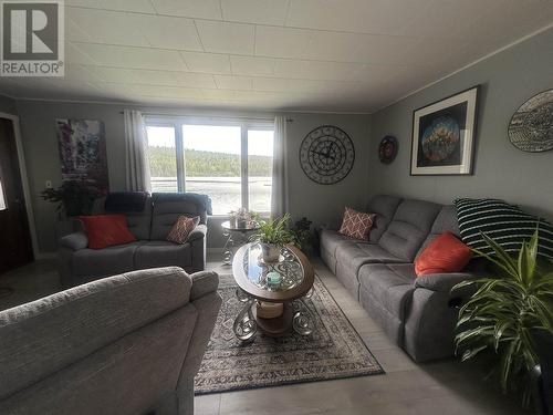 3594 Gunn Road, Lac La Hache, BC - Indoor Photo Showing Living Room