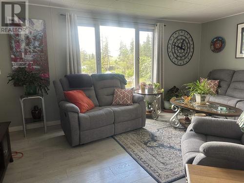 3594 Gunn Road, Lac La Hache, BC - Indoor Photo Showing Living Room