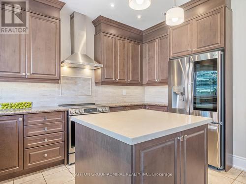 77 Arrowood Crescent, Vaughan, ON - Indoor Photo Showing Kitchen