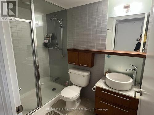 1302 - 21 Carlton Street, Toronto, ON - Indoor Photo Showing Bathroom