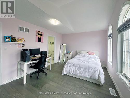 31 Chalone Crescent, Vaughan, ON - Indoor Photo Showing Bedroom