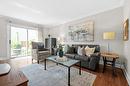 21 Harper Way, Thornhill, ON  - Indoor Photo Showing Living Room 