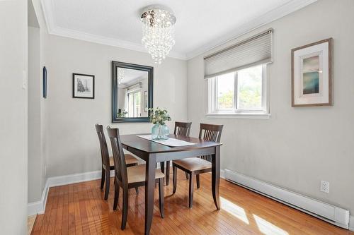 21 Harper Way, Thornhill, ON - Indoor Photo Showing Dining Room