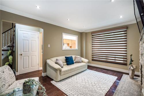 2120 Madden Boulevard, Oakville, ON - Indoor Photo Showing Living Room