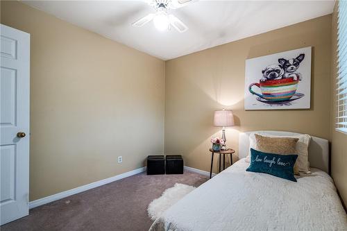 2120 Madden Boulevard, Oakville, ON - Indoor Photo Showing Bedroom