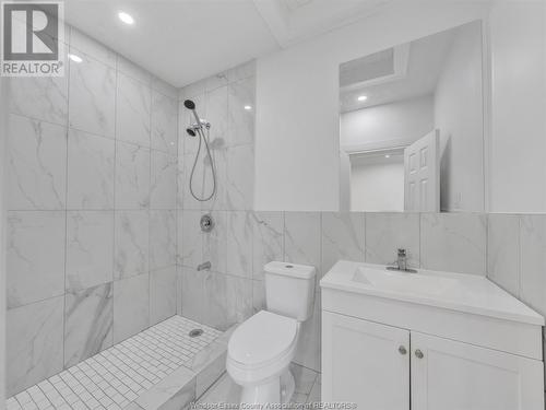 1662 Cadillac Street, Windsor, ON - Indoor Photo Showing Bathroom