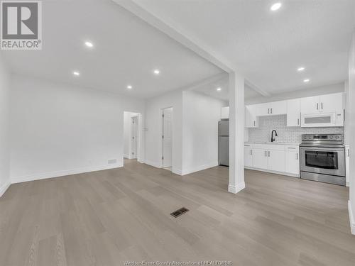 1662 Cadillac Street, Windsor, ON - Indoor Photo Showing Kitchen