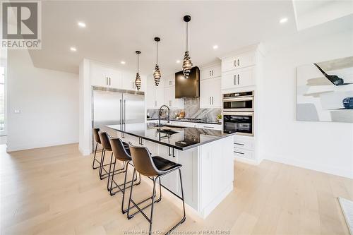 155 Grandview Avenue, Kingsville, ON - Indoor Photo Showing Kitchen With Upgraded Kitchen