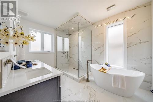 155 Grandview Avenue, Kingsville, ON - Indoor Photo Showing Bathroom