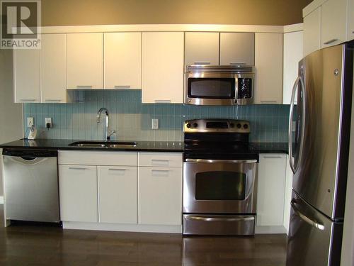 3645 Carrington Road Unit# 509, West Kelowna, BC - Indoor Photo Showing Kitchen With Stainless Steel Kitchen With Double Sink With Upgraded Kitchen