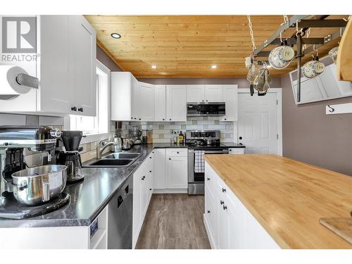3445 Blythe-Rhone Road, Westbridge, BC - Indoor Photo Showing Kitchen With Double Sink