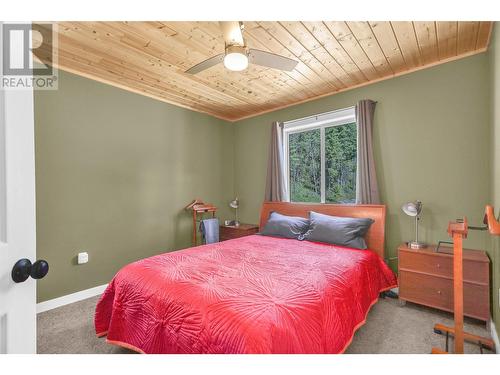 3445 Blythe-Rhone Road, Westbridge, BC - Indoor Photo Showing Bedroom