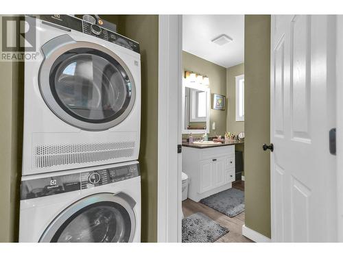 3445 Blythe-Rhone Road, Westbridge, BC - Indoor Photo Showing Laundry Room