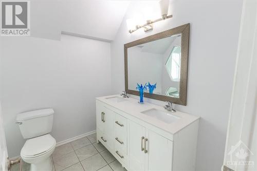 1527 Delia Crescent, Orleans, ON - Indoor Photo Showing Bathroom