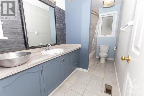 1527 Delia Crescent, Orleans, ON - Indoor Photo Showing Bathroom