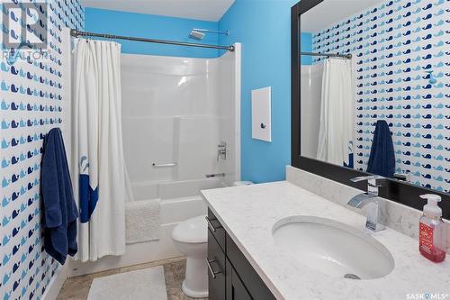 1019B 10Th Street E, Saskatoon, SK - Indoor Photo Showing Bathroom