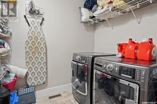1019B 10Th Street E, Saskatoon, SK - Indoor Photo Showing Laundry Room