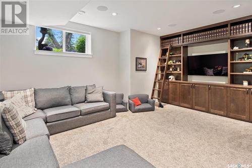 1019B 10Th Street E, Saskatoon, SK - Indoor Photo Showing Living Room