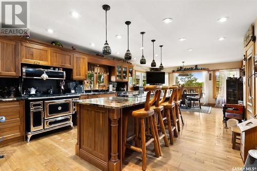 40 James Bay, Lumsden, SK - Indoor Photo Showing Kitchen With Upgraded Kitchen