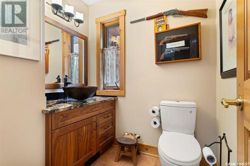 40 James Bay, Lumsden, SK - Indoor Photo Showing Bathroom