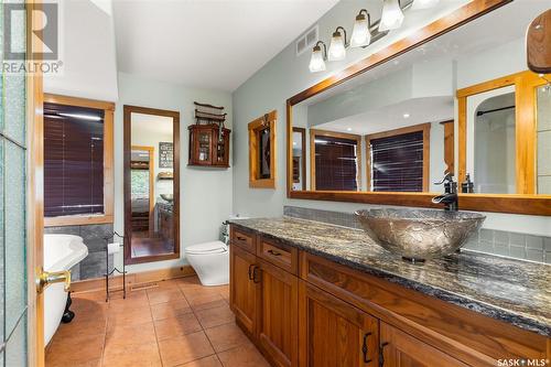 40 James Bay, Lumsden, SK - Indoor Photo Showing Bathroom