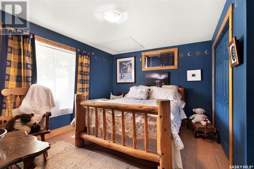 40 James Bay, Lumsden, SK - Indoor Photo Showing Bedroom