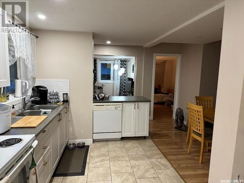 1317 Connaught Avenue, Moose Jaw, SK - Indoor Photo Showing Kitchen With Double Sink