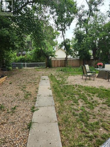 1317 Connaught Avenue, Moose Jaw, SK - Outdoor