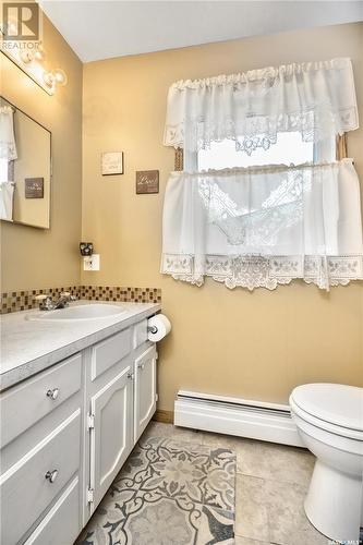 1202 Cowan Drive, Prince Albert, SK - Indoor Photo Showing Bathroom