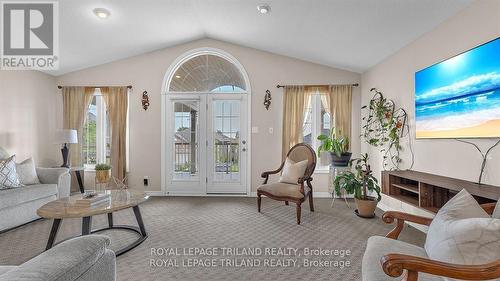 1781 Kyle Court, London, ON - Indoor Photo Showing Living Room