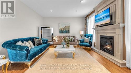 1781 Kyle Court, London, ON - Indoor Photo Showing Living Room With Fireplace