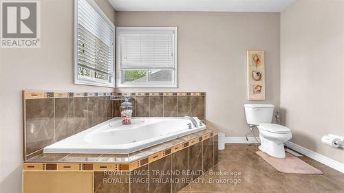 1781 Kyle Court, London, ON - Indoor Photo Showing Bathroom