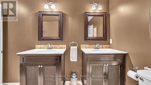 1781 Kyle Court, London, ON - Indoor Photo Showing Bathroom