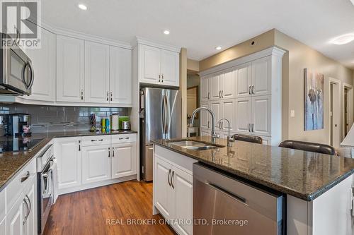 8 Brookfield Avenue, Ingersoll (Ingersoll - South), ON - Indoor Photo Showing Kitchen With Double Sink With Upgraded Kitchen